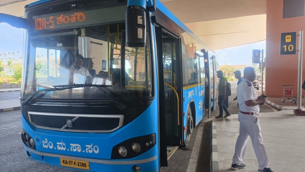 Bengaluru Bandh Anil Kumble Travel In BMTC Bus Photo Viral 