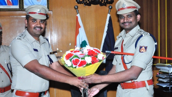Couple Ashok KV And Ashwija IPS And IPS Officers Working In Tumakuru