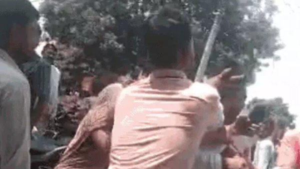 UP: BJP leader who went to settle a fight was beaten up