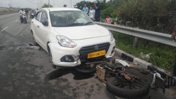 Bike hits divider near davanagere, two death