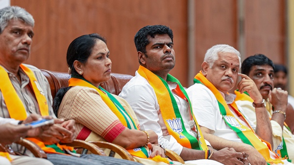 ‘BJP fighting for survival in Karnataka’: Jagadish Shettar dares BL Santhosh to poach Congress MLAs