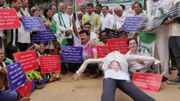 d-sudhakar-if-do-not-resign-cm-siddaramaiah-should