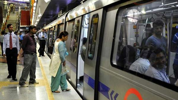 Couple kissing each other in Delhi Metro: Video goes viral