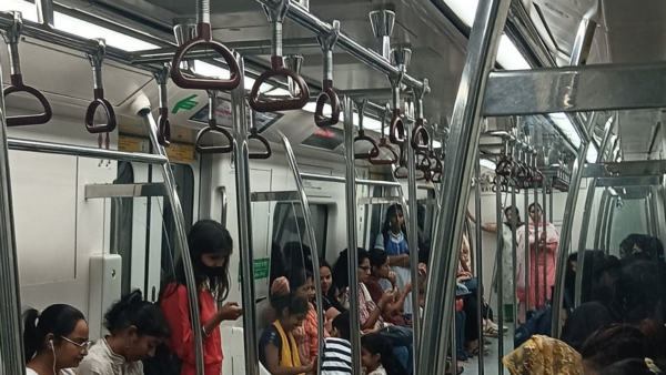 Couple kissing each other in Delhi Metro: Video goes viral