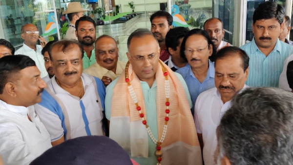 dinesh-gundu-rao-sarcasm