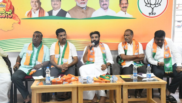 former-minister-b-sriramulu-sarcasm