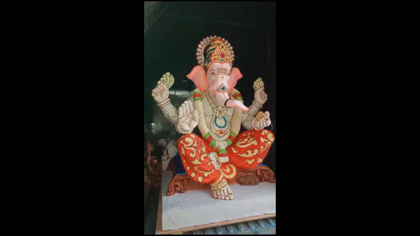 ganesh-idol-made-of-american-diamonds