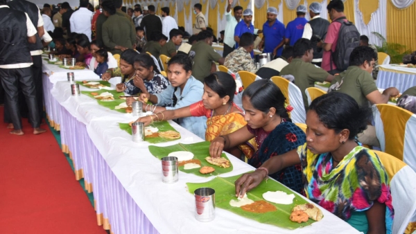 h-c-mahadevappa-served-breakfast