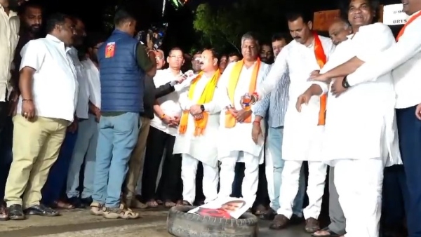BJP Leaders And Workers Protest At Hubballi