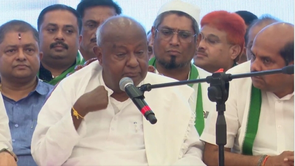 HD Kumaraswamy alleged that Karnataka Congress leaders given target for builders