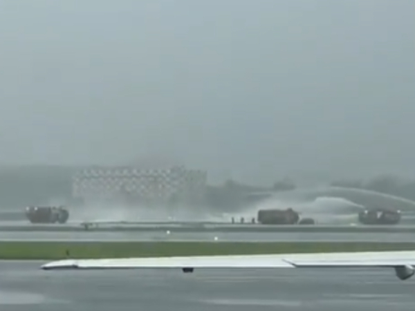 jet-skid-while-landing-in-mumbai-airport