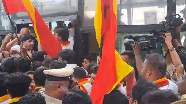 karnataka-rakshana-vedike-protest-at-bengaluru