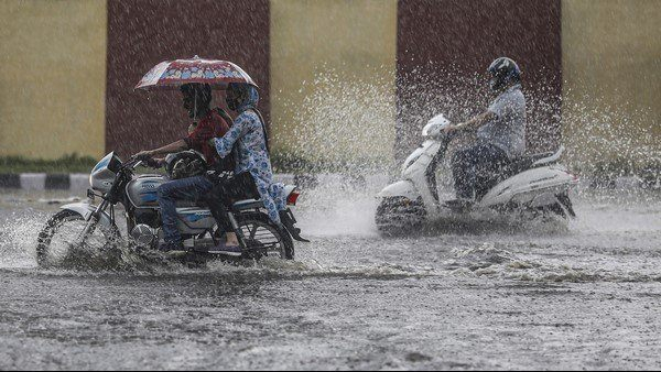 Karnataka rain: Heavy rainfall forecast in these districts of state for two days from today