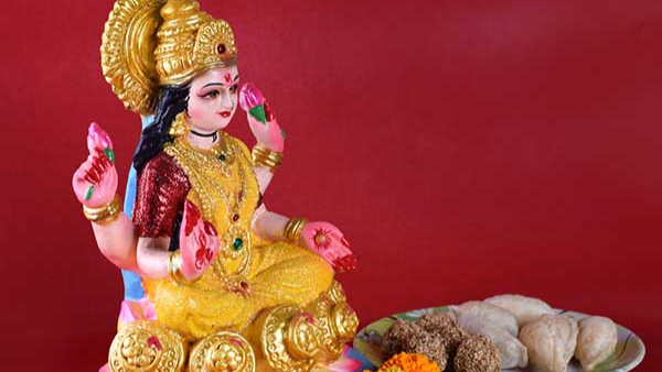 Things to keep at the entrance of the house to attract goddess lakshmi in kannada