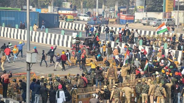 Maratha quota violence: Devendra Fadnavis apologises on behalf of govt after meeting with CM Shinde