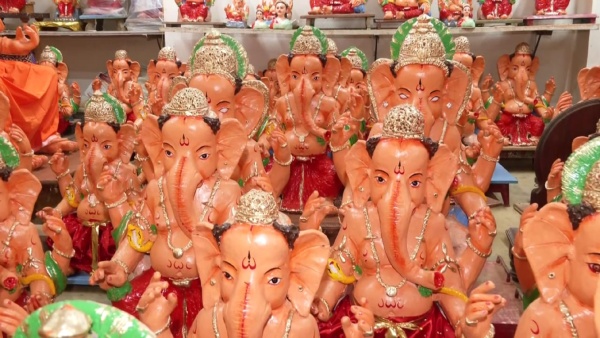 One Family From Mangaluru Making Ganesh Idol From Last 94 Years