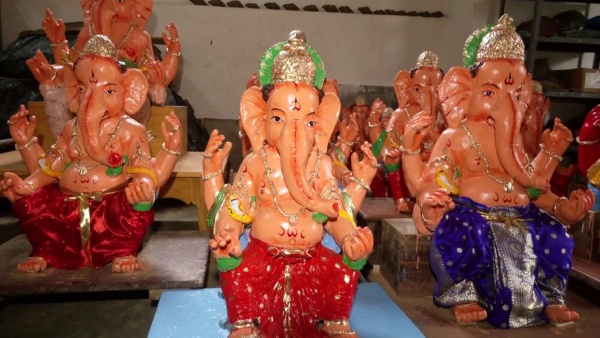 One Family From Mangaluru Making Ganesh Idol From Last 94 Years