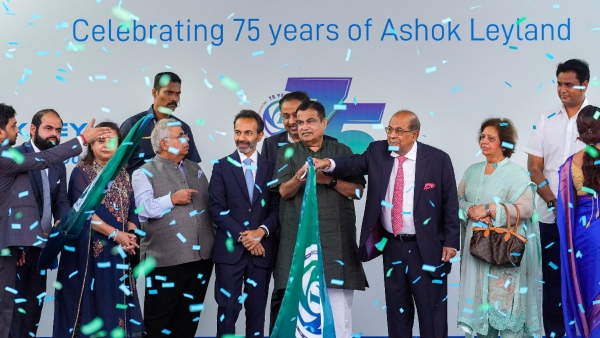 Bengaluru-Chennai Expressway Set to Open by Year-End 2023, Announces Nitin Gadkari Bengaluru-Chennai Expressway Set to Open by Year-End 2023, Announces Nitin Gadkari