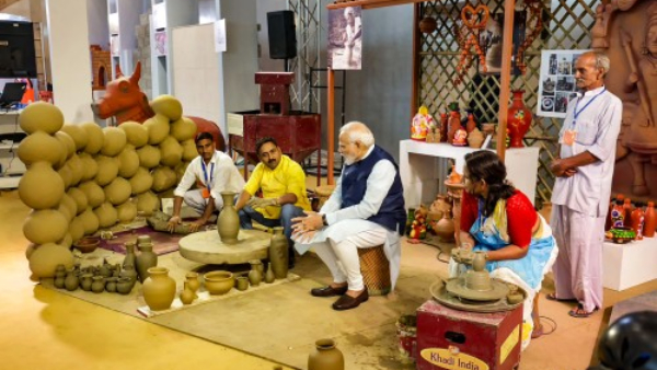 Tamil Nadu fishing net maker turns emotional, hugs PM Modi