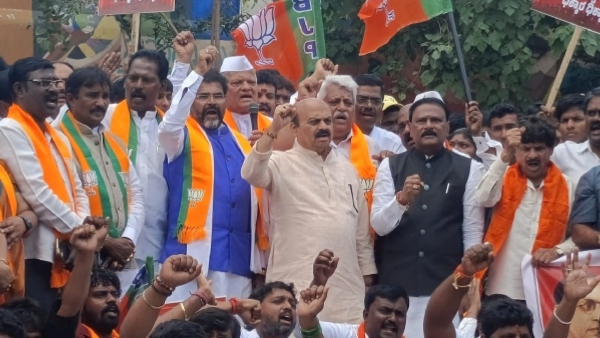 Cauvery dispute: Cops take B.S.Yediyurappa, Basavaraj Bommai into custody during protest in Bengaluru