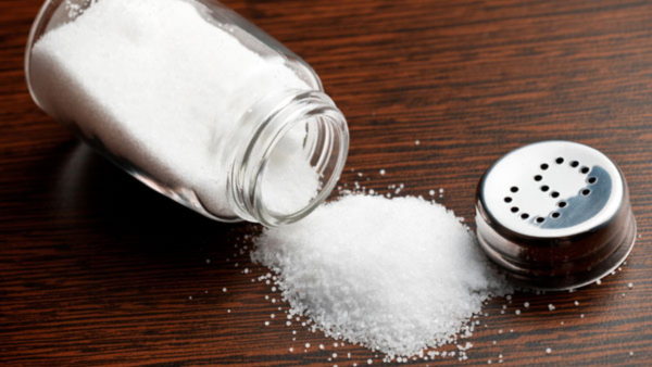 Vastu tips where to keep salt and cloves at home to remove money shortage in kannada Vastu tips where to keep salt and cloves at home to remove money shortage in kannada