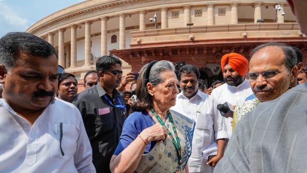 Parliament Special Session: Sonia Gandhi declares support to womens reservation bill