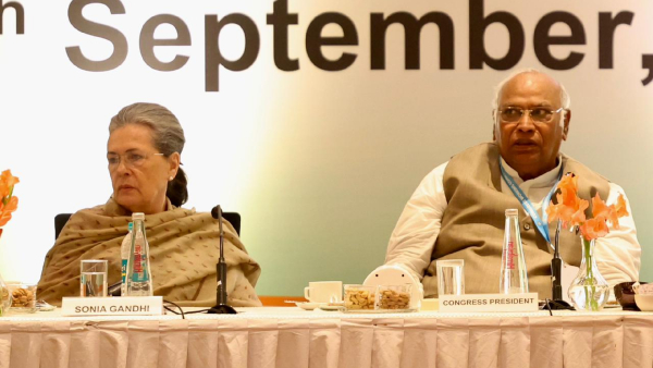Sonia Gandhi Announces 6 Guarantees for Telangana Ahead of Assembly Polls