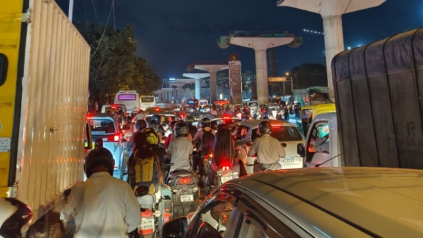 Traffic jam on outer ring road of Bengaluru, BJP alleges against the government 