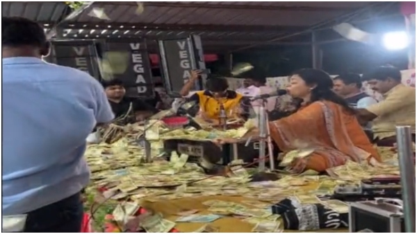 Generous Donations Flow During Urvashi Radadiyas Performance for Gaushala