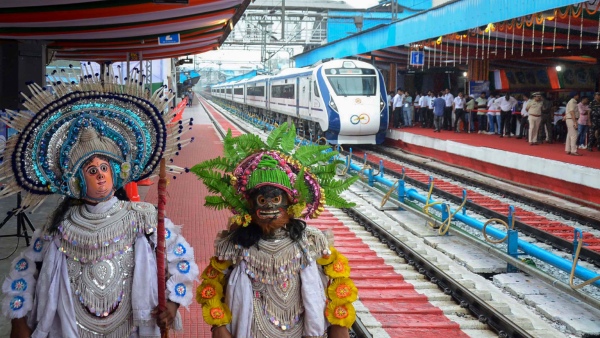 Hyderabad-Bengaluru Vande Bharat Express clocks max speed of 110 kmph during trial run, Know timings