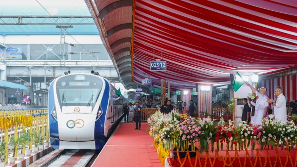 Hyderabad-Bengaluru Vande Bharat Express clocks max speed of 110 kmph during trial run, Know timings