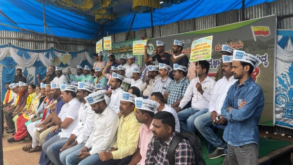 aap-protest-for-cauvery-water