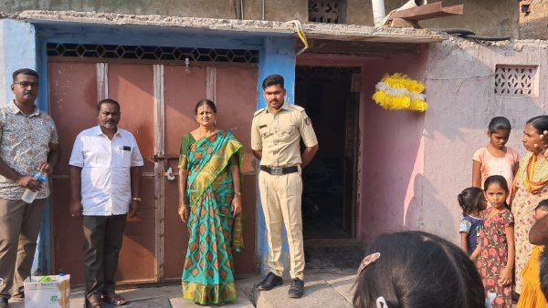 Officers Raid On Fake Doctors Clinics In Ballari