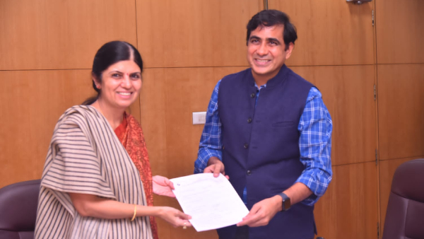  Teacher-Graduate Constituency election-2024: Form 18 Distribute by Election Officer to Vandita Sharma 