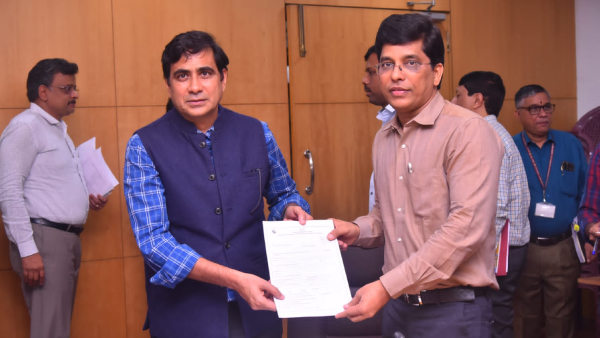  Teacher-Graduate Constituency election-2024: Form 18 Distribute by Election Officer to Vandita Sharma 