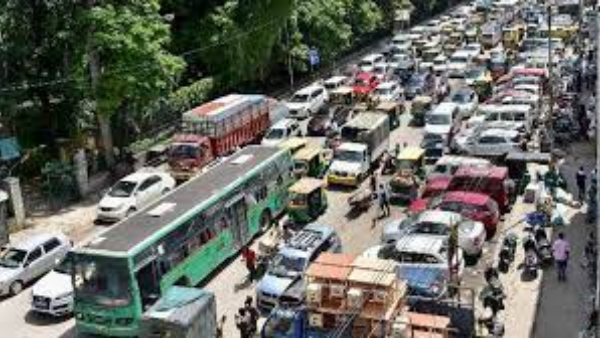 Delhi Premium Bus Service Model Should Implemented In Bengaluru For Traffic Reduction, AAP
