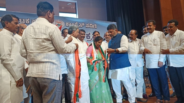 Poornima Srinivas Joined Congress: BJP Not Given Price For Social Justice, says CM Siddaramaiah