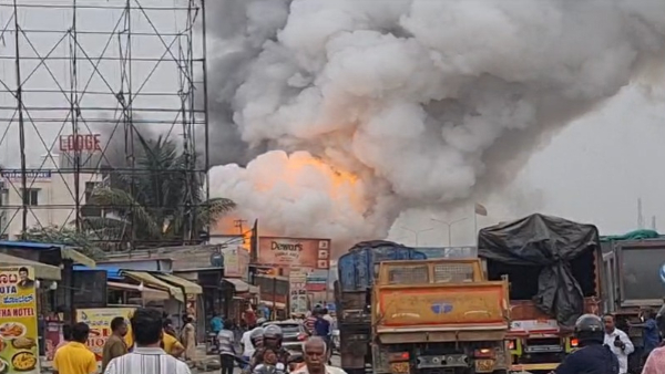 Cracker shop caught fire in attibele: Many Death