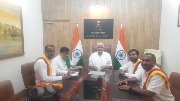 AAP Leaders Met Union Hydropower Minister For Urge Central To intervene in Cauvery issue