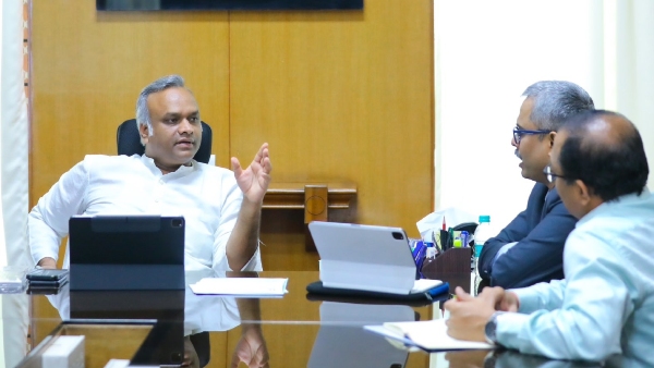 Government invites agencies to set up fact check department to prevent fake news Government invites agencies to set up fact check department to prevent fake news