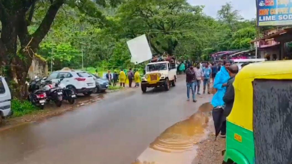 Weekend travel: Traffic jam in Chikkamagaluru districts tourist spots