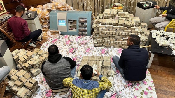 crores-of-money-seized-during-it-raid crores-of-money-seized-during-it-raid