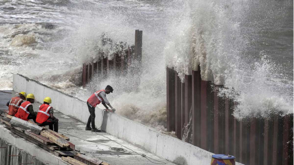 Intensified Cyclone Hamoon: Where heavy rain, strong wind warning?