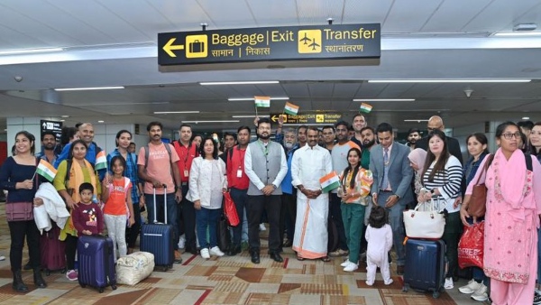 Operation Ajay: SpiceJet Flight from Conflict-Stricken Israel Brings 286 Passengers to Delhi 