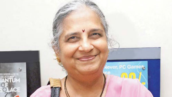 infosys-sudha-murthy-staff