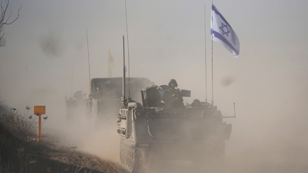  Over 1 Million Gazans Displaced as Israeli Army Awaits Authorization for Action