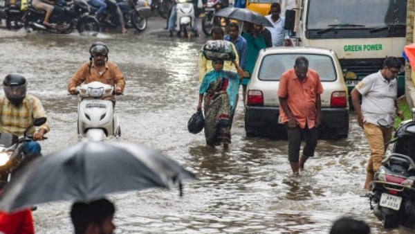 IMD Predicts Heavy Rain Next Two Days For Karnataka, 3 Districts Got Yellow Alert