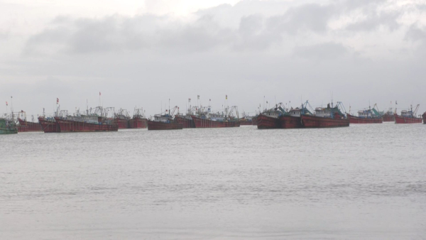 Heavy rain: All Boats Stoped at Karwar beach 