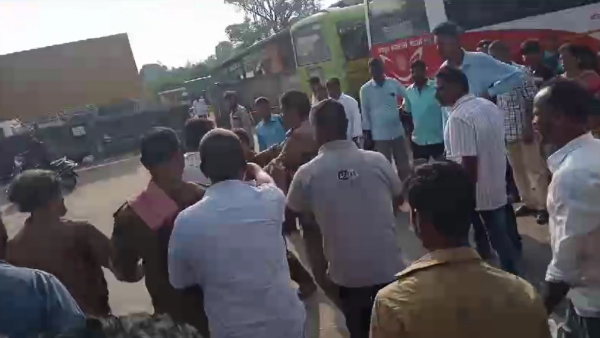 KSRTC bus driver who beat car driver in Kottigehara KSRTC bus driver who beat car driver in Kottigehara