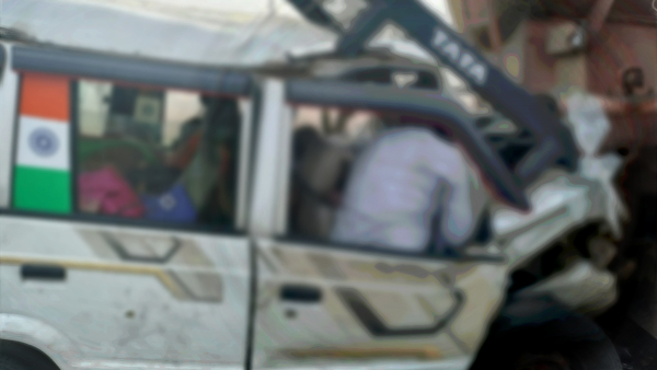 lorry-and-tata-sumo-accident
